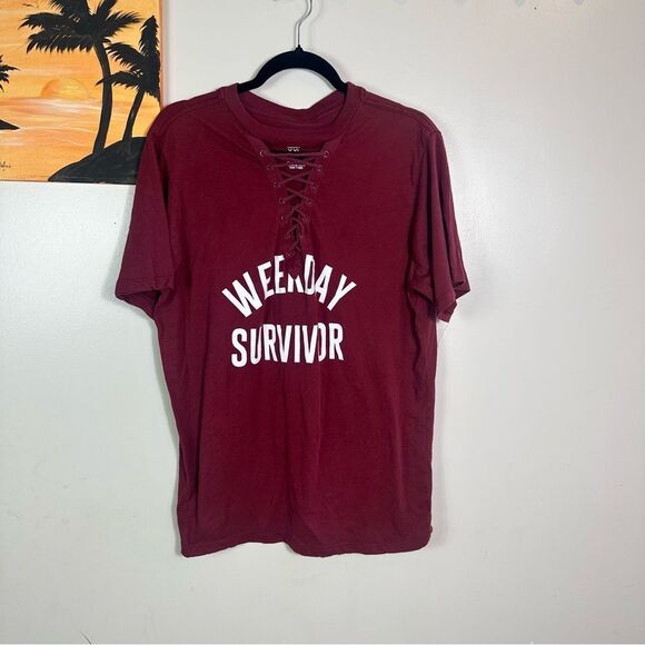 Disney Red Short Sleeve Tee Vacation Survivor - Picture 1 of 8
